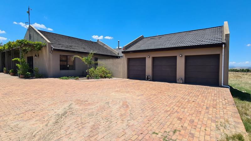 5 Bedroom Property for Sale in Klein Dassenberg Western Cape